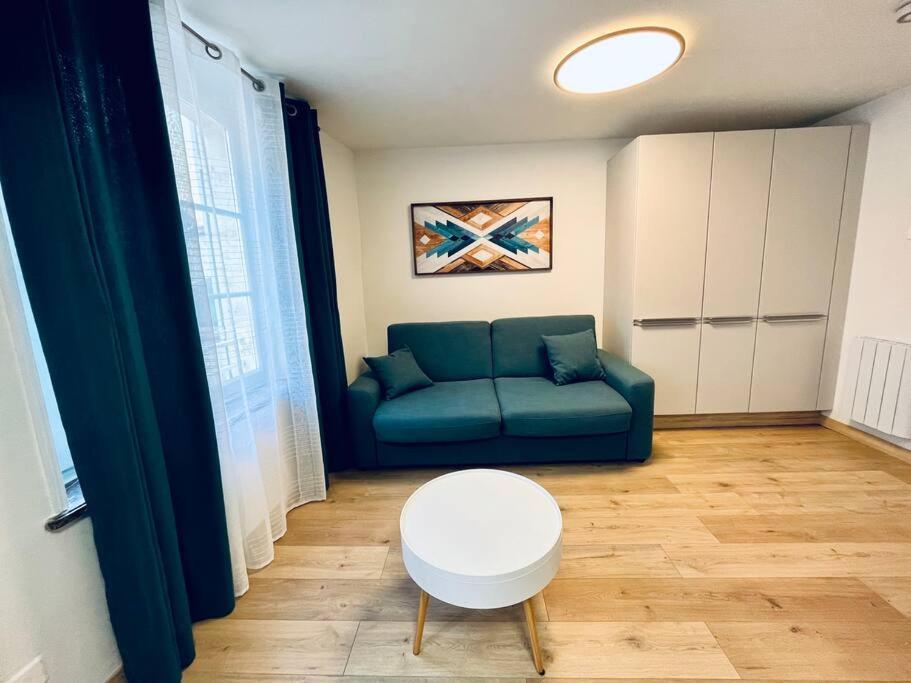 Appartement Stylish Studio In The Center Of Senlis à Senlis  Extérieur photo