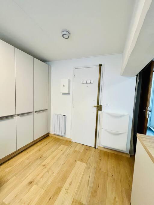 Appartement Stylish Studio In The Center Of Senlis à Senlis  Extérieur photo